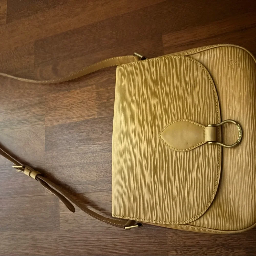 Louis Vuitton Epi Saint Cloud GM Tan Crossbody Shoulder Bag Authentic - Picture 4 of 14